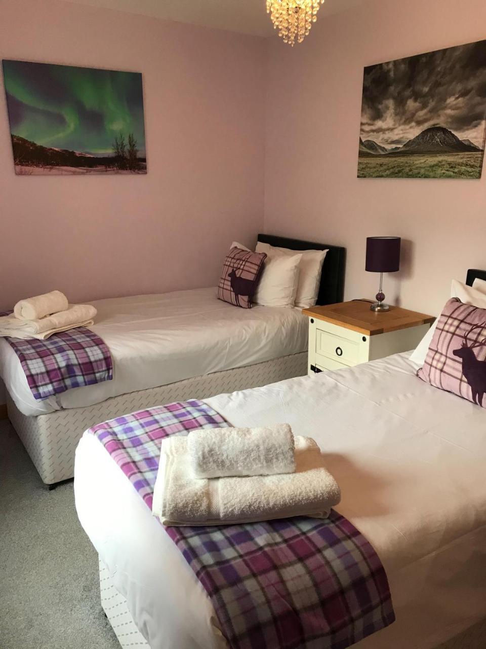 פורט ויליאם Glenlochy Nevis Bridge Apartments מראה חיצוני תמונה